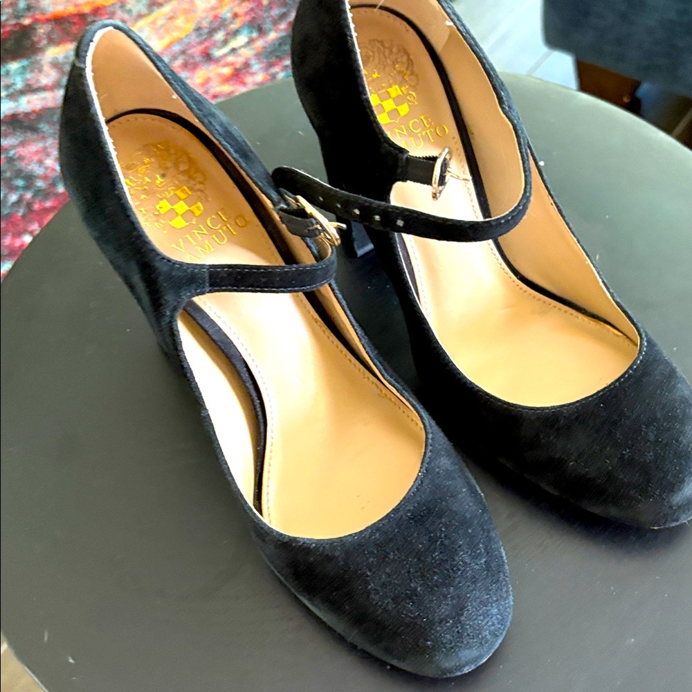 Vince camuto round toe block heel